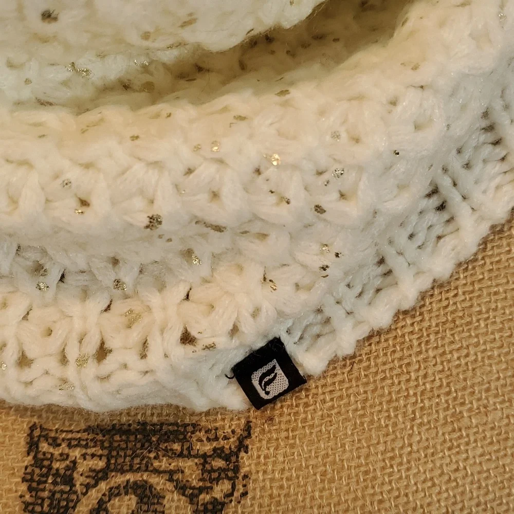 Fabletics Infinity Scarf Ivory and Gold EUC